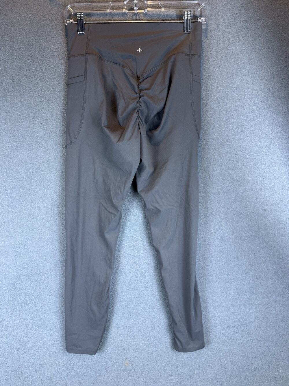 HALARA Gray Ultrasculpt Scrunch Butt Medium High Waisted 7/8 Length Seamless - Picture 1 of 5
